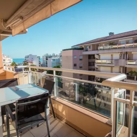 Sleeps 4 Air Con Wifi Apartment Cannes