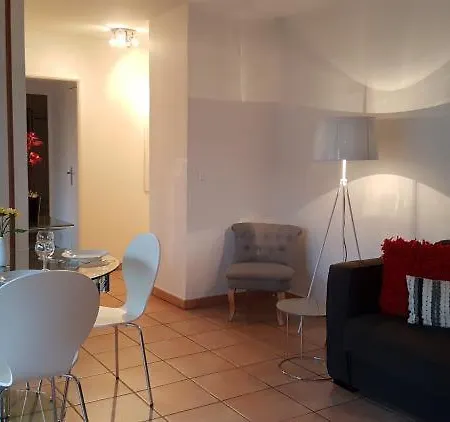 Sleeps 4 Air Con Wifi Apartment *